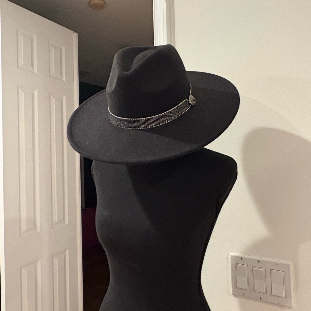 Charlie Paige Black Wide Brim Fedora Hat – Silver Band – NWT
